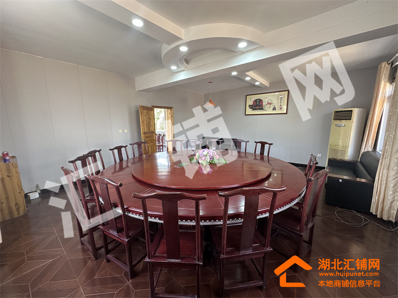張灣區(qū)新疆路精裝800㎡農(nóng)家樂轉(zhuǎn)讓（帶有一個(gè)