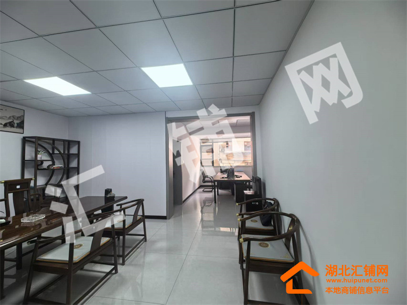 火车站100㎡精装修办公室出租！