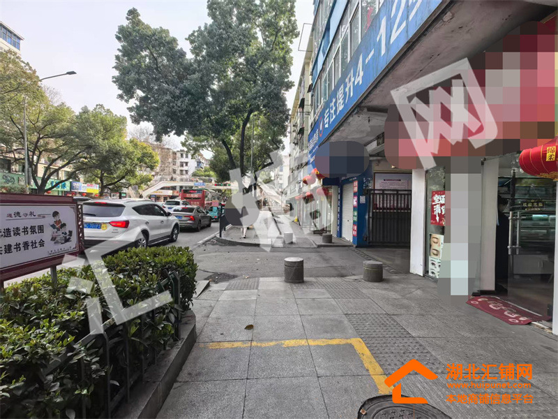 张湾区车城路天桥旁临街20㎡精美容店转让