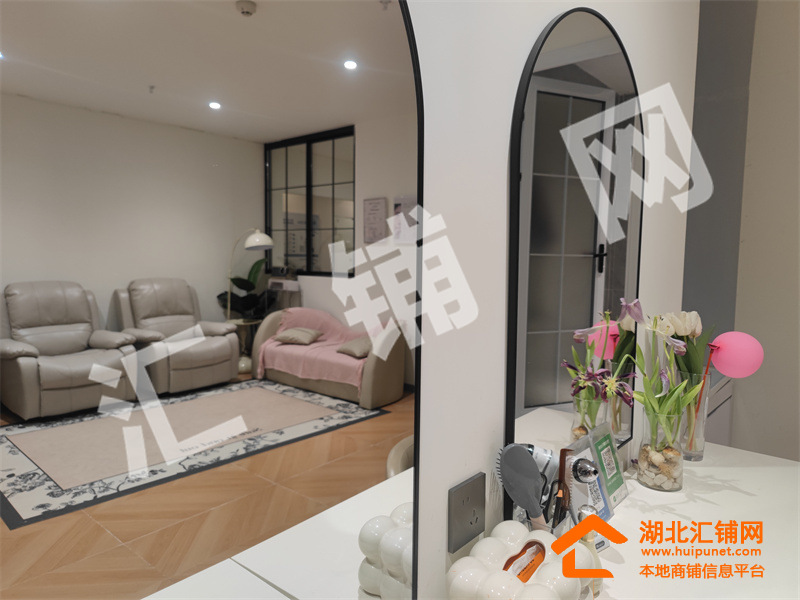 ﻿万达广场177㎡高端美容店对外转让或出租