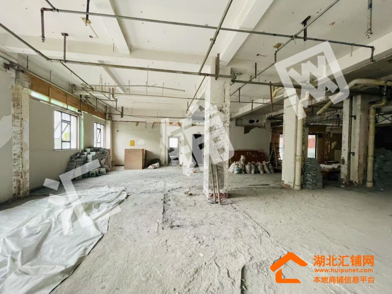 江蘇路臨街272平商鋪出租！
