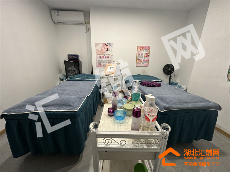 富康小區(qū)臨街100㎡商鋪整體出租！