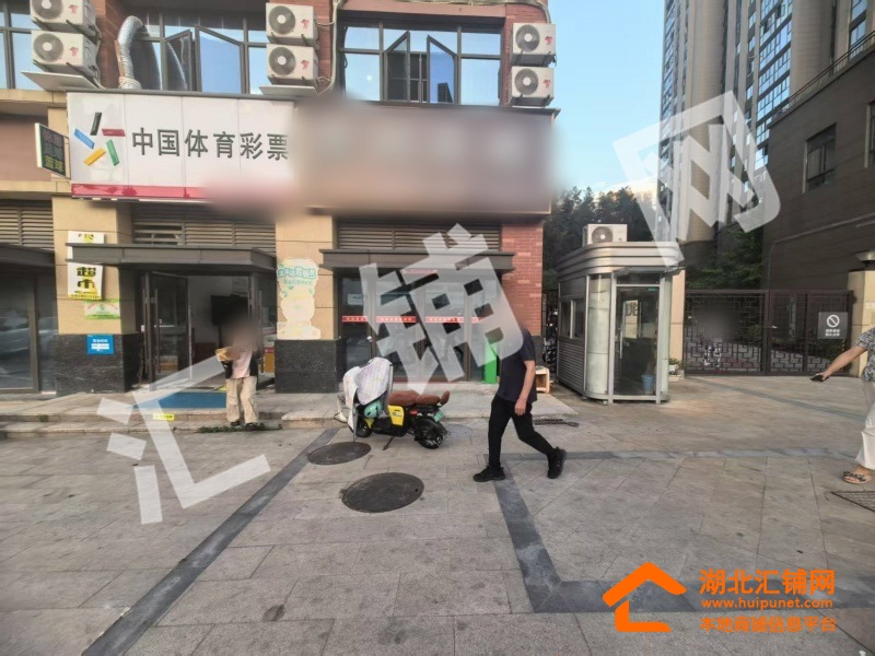 上海路临街52.5㎡精装门面对外出租！