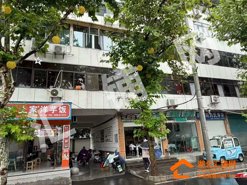 竹溪县人民公园临街155㎡空铺出租