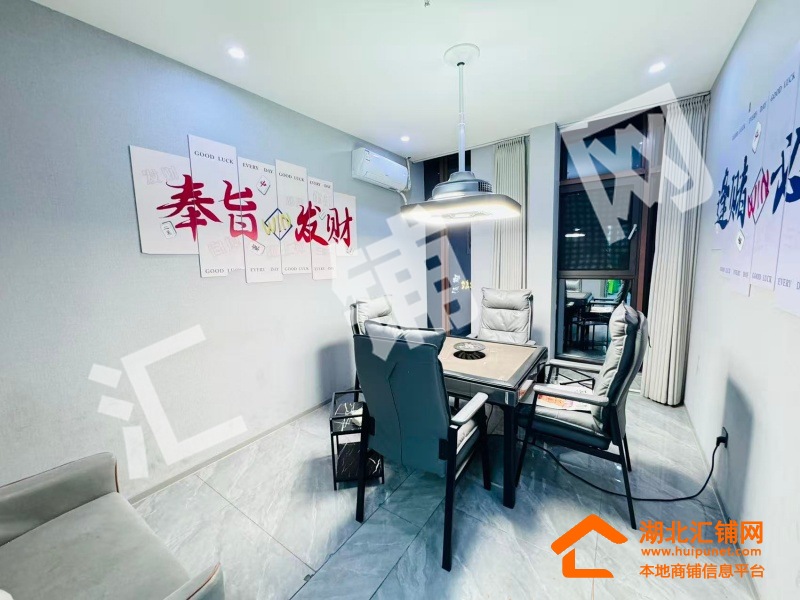 十里桃源臨街2樓200㎡精裝棋牌室轉(zhuǎn)讓